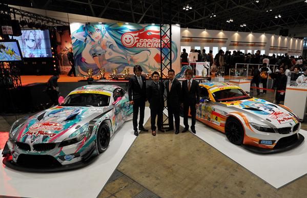 Hatsune Miku Gets Two Racing Cars, Race Queen Look