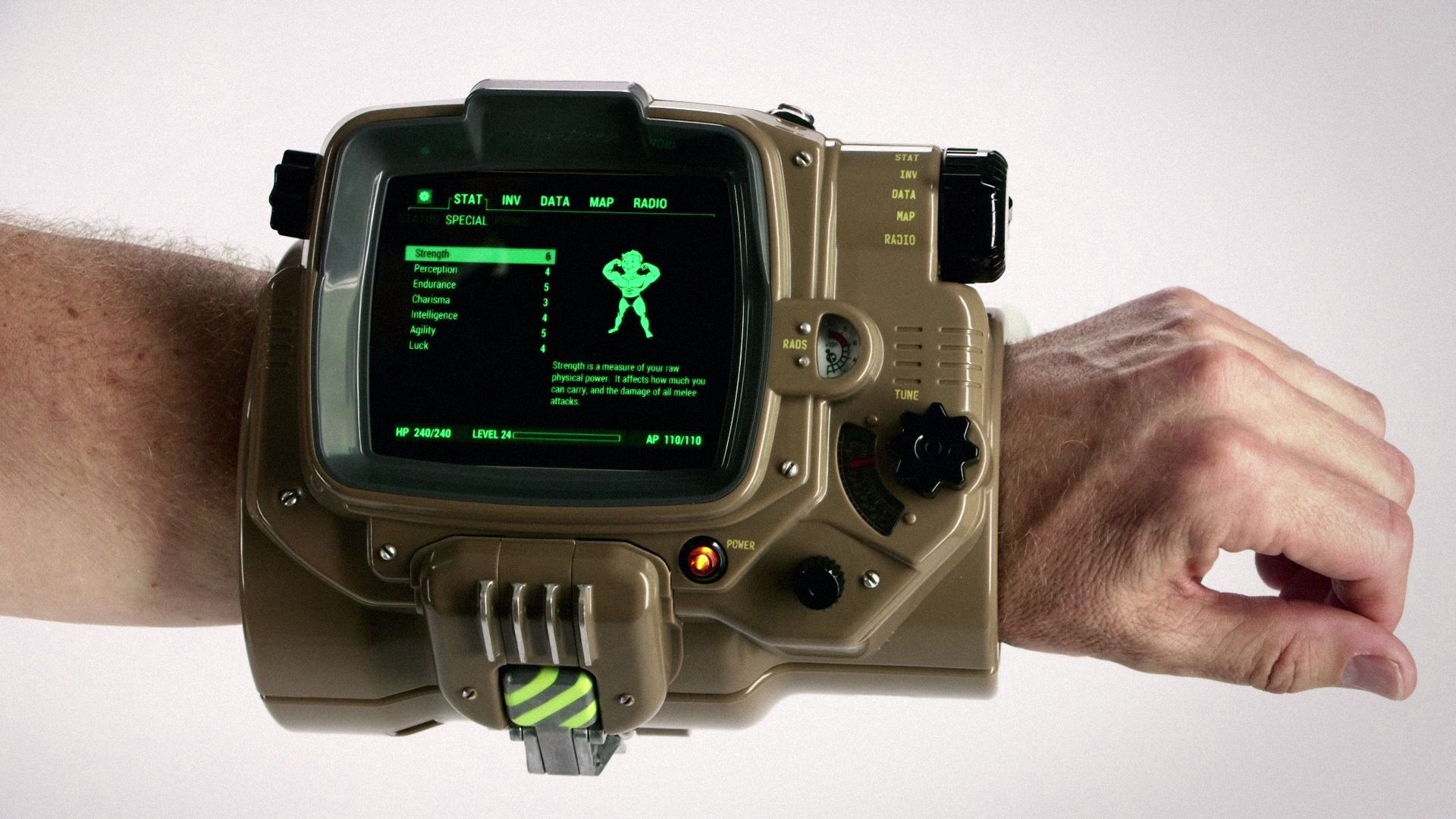 フォールアウト Pip-Boy（ゲームソフト無し） Turn Your Phone into a Functional Pip-Boy; Fallout 4's Pip-Boy App