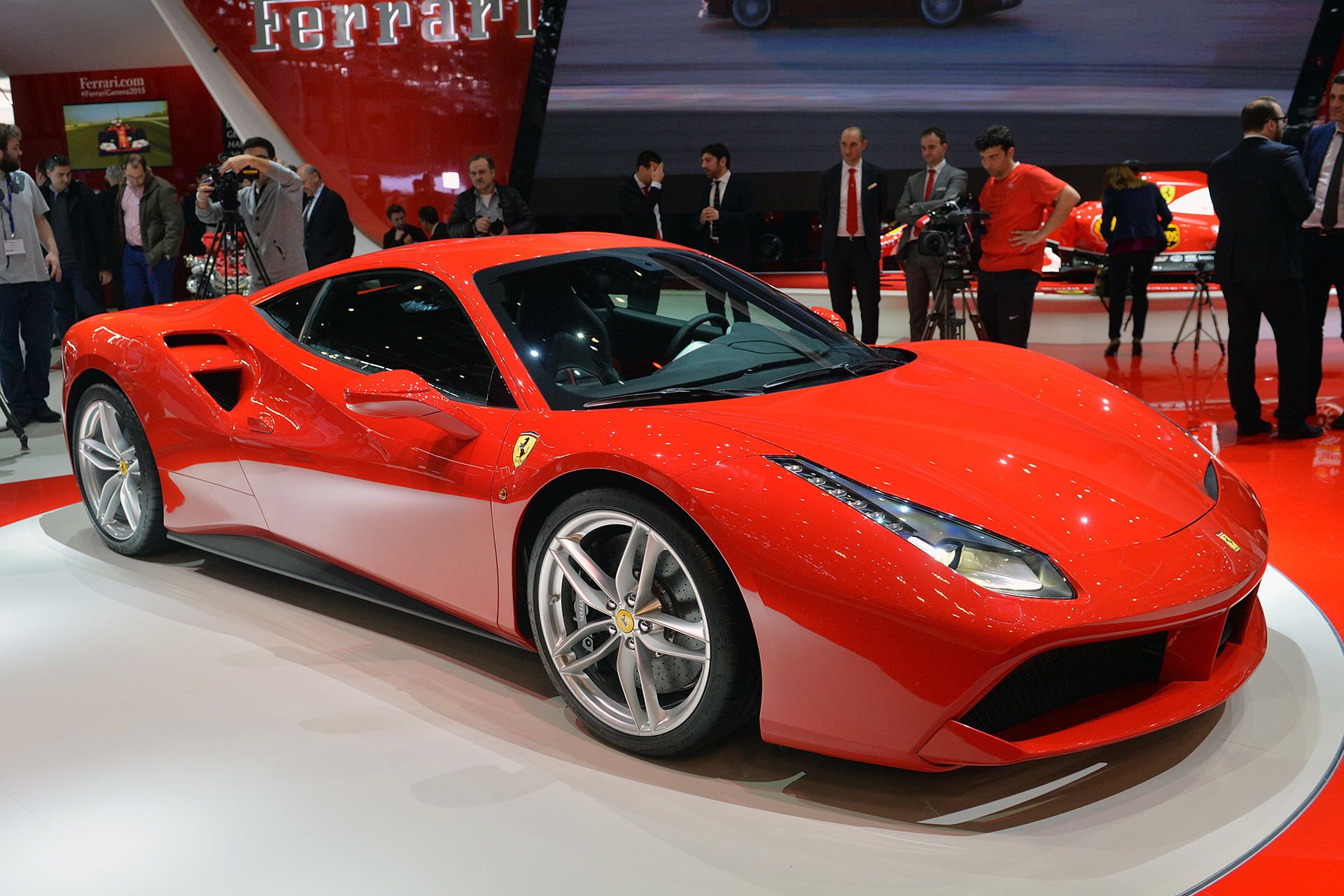 The-New-Ferrari-488-GTB-1