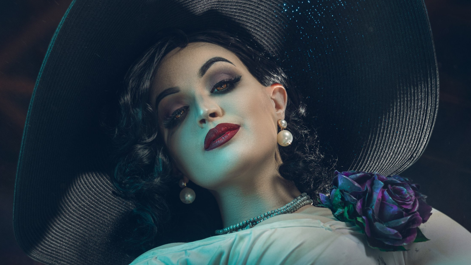 Resident Evil Village Lady Dimitrescu Cosplay Looks Absolutely Clawsome