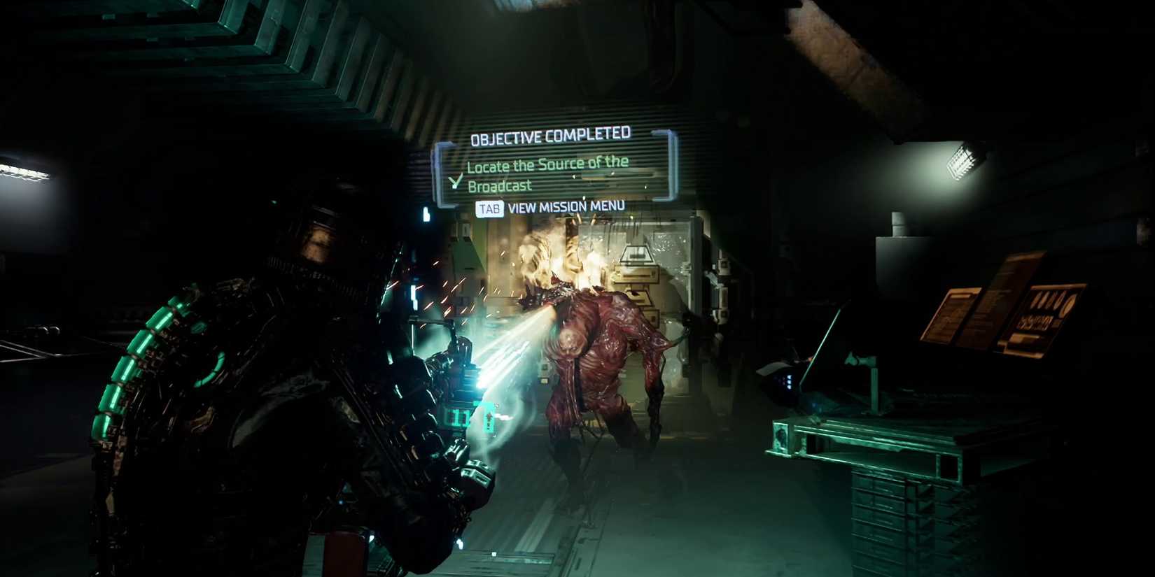 Dead Space Remake Isaac unleashes the redesigned Contact Beam on the Regenerator