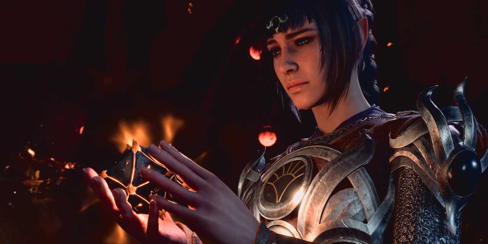 Shadowheart holding the relic in Baldur's Gate 3.
