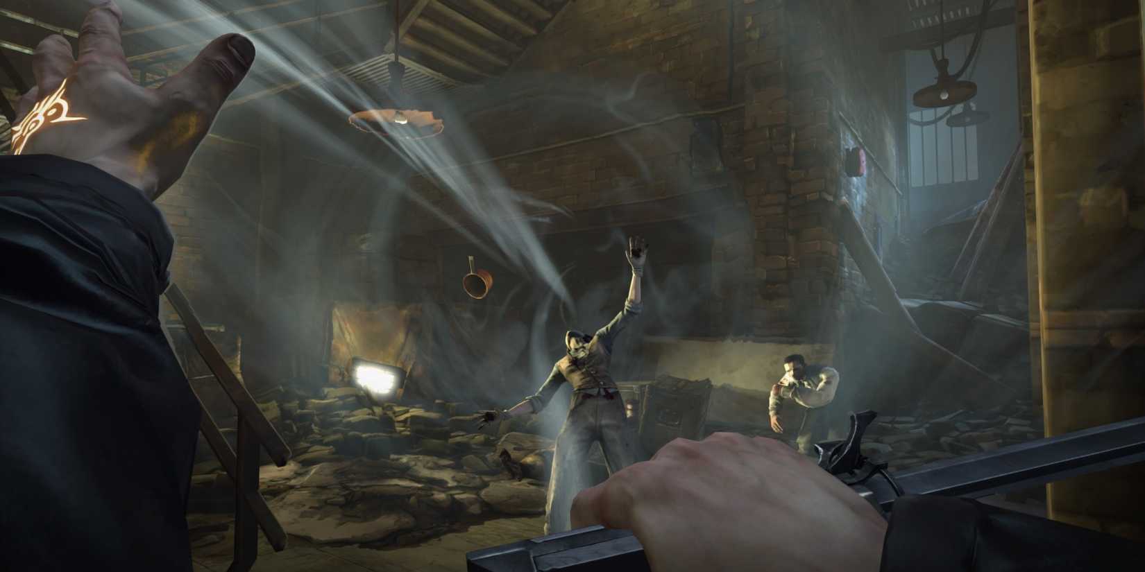 Corvo uses a supernatural ability in Dishonored