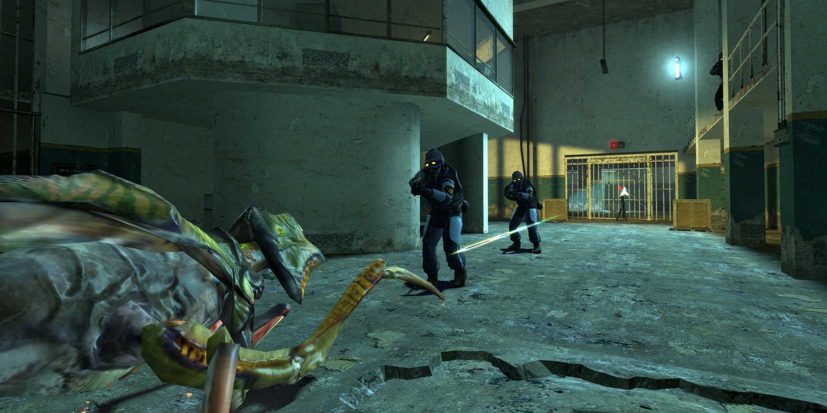 An Antlion charges Combine Soldiers in Half-Life 2