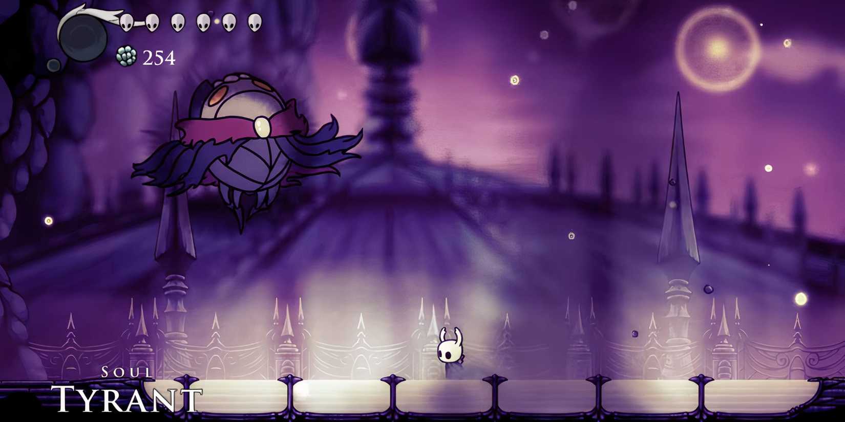 Fighting the Soul Tyrant in the dream world in Hollow Knight