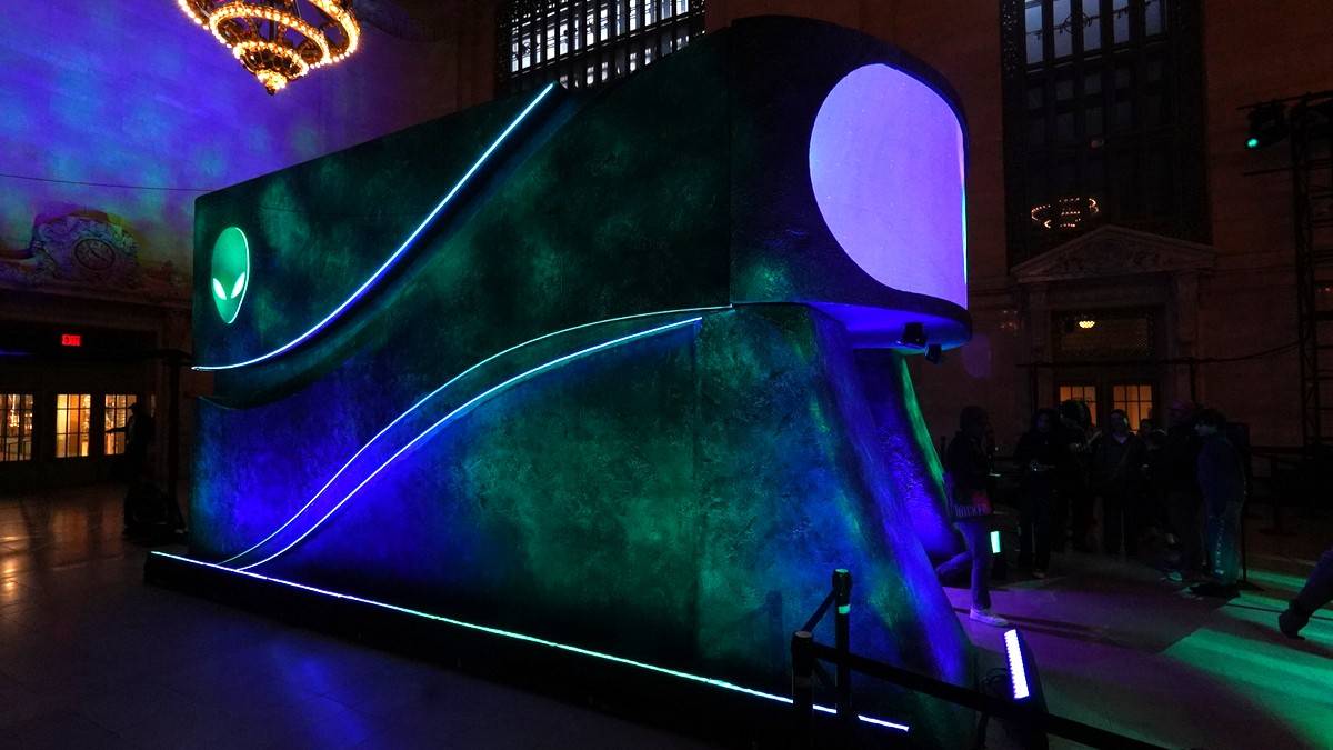 Alienware Opens Portal In New York City For Halloween