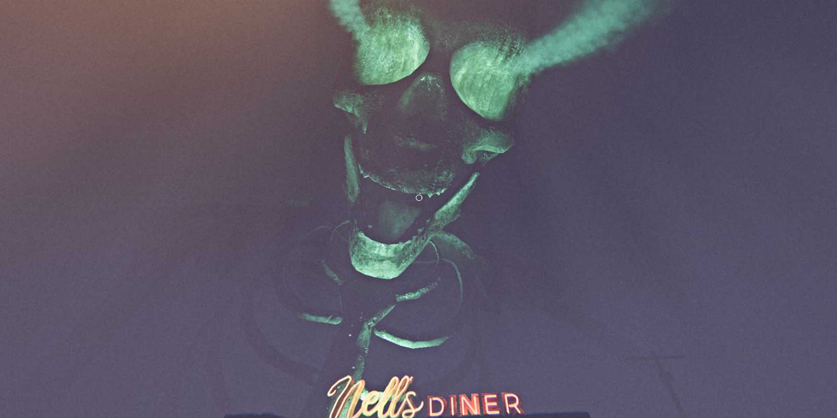 phasmophobia-nells-diner-giant-skeleton